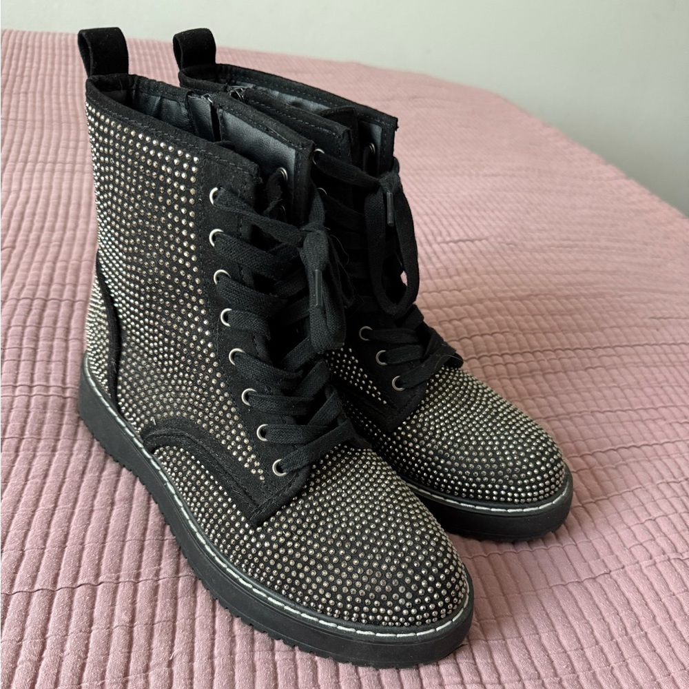 Steve Madden Girl Kurrt-R Studded Combat Boot - Picture 2 of 9